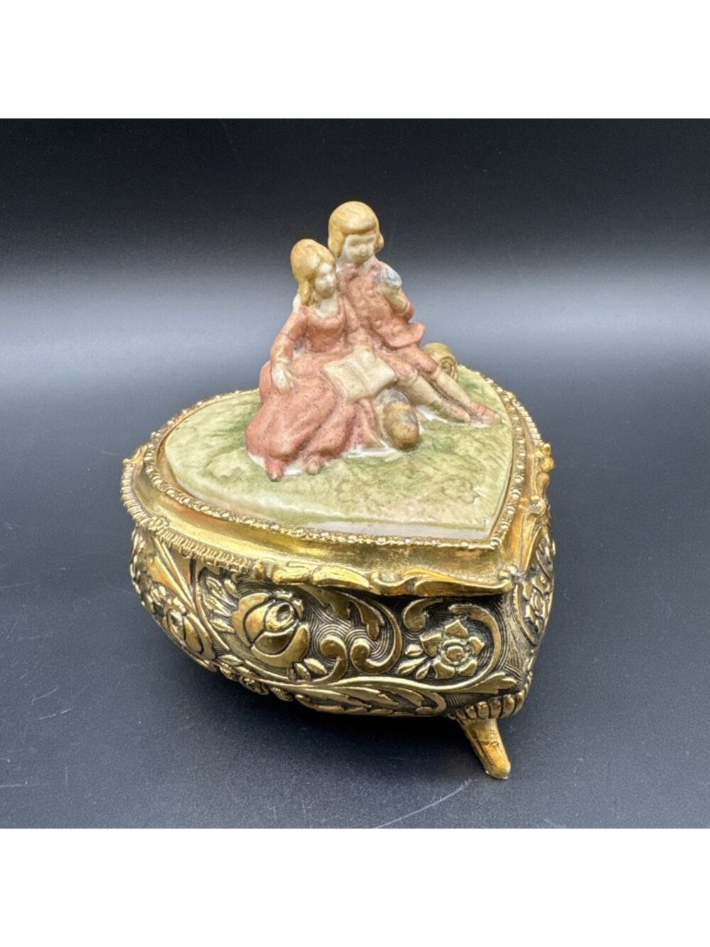 Vintage Gold Metal Floral Ornate Courting Couple Heart Foot Jewelry Trinket Box